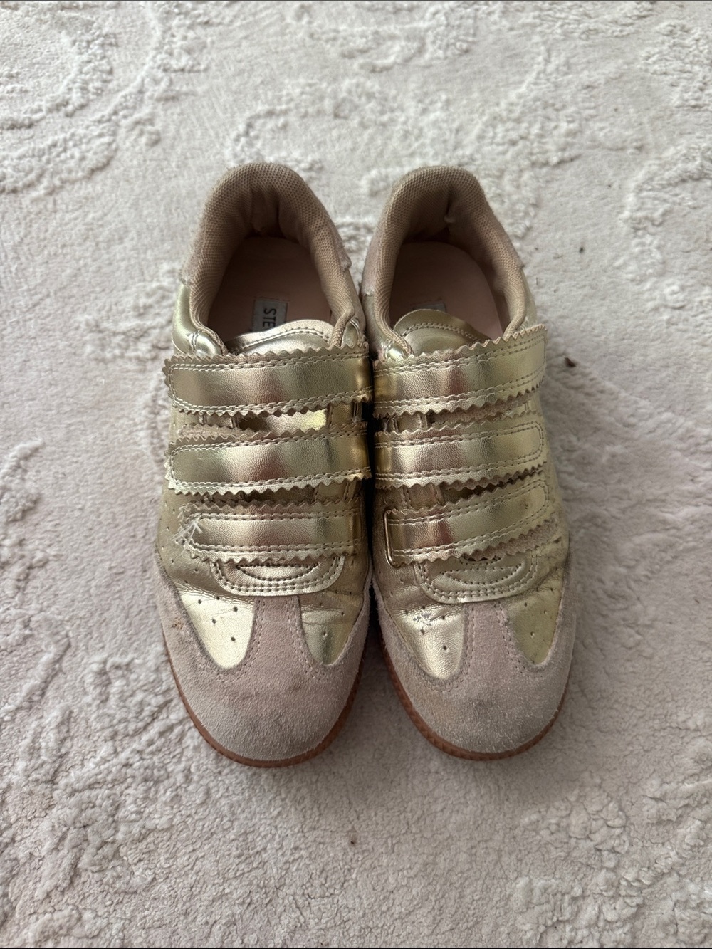 Steve Madden Girls Metallic Gold Velcro Sneakers